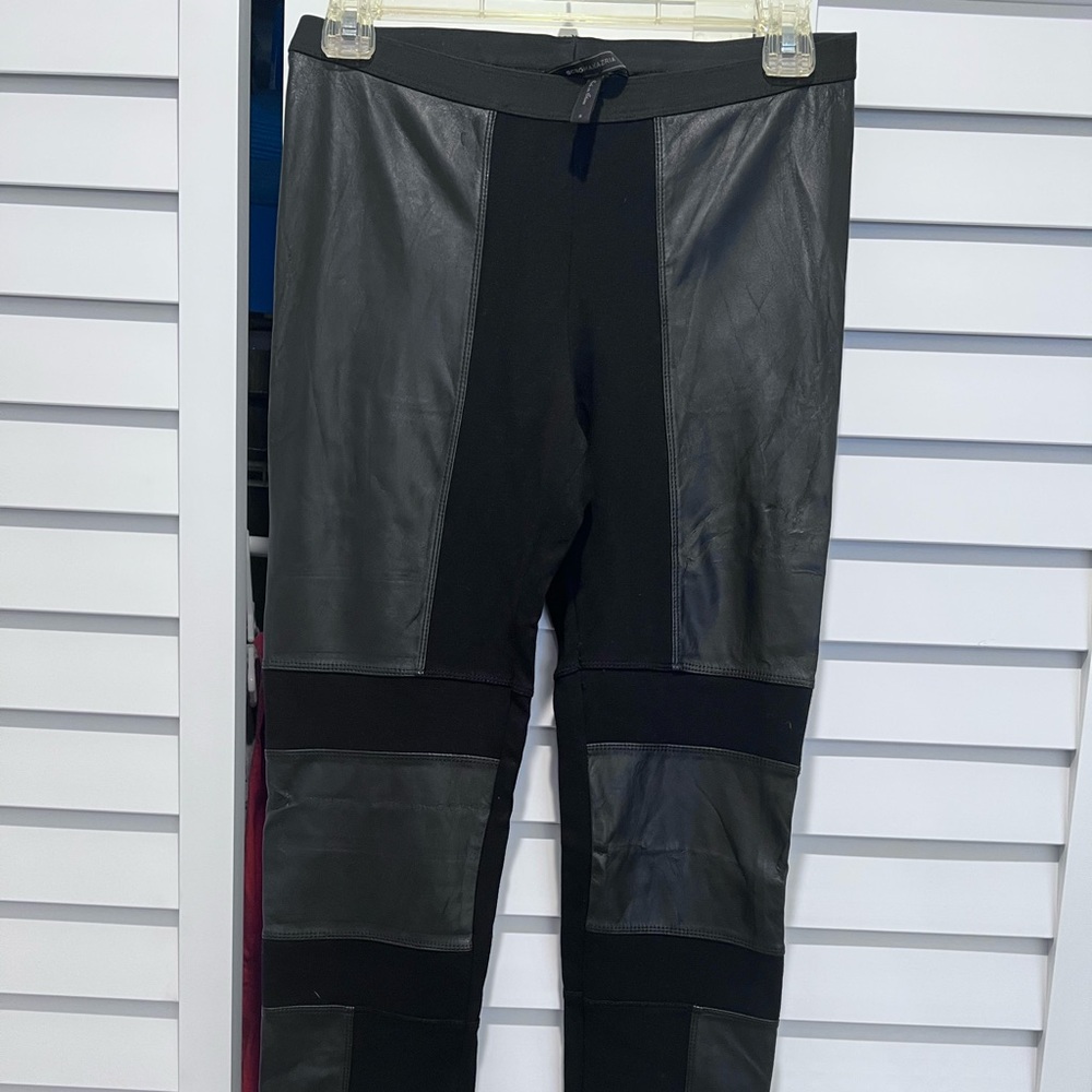 BCBGMAXAMARIA PANTS !!